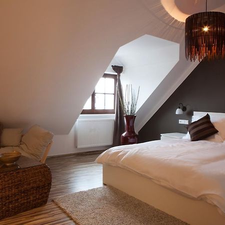 Hotel Koruna Chlumec nad Cidlinou Buitenkant foto