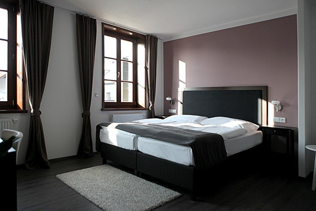 Hotel Koruna Chlumec nad Cidlinou Buitenkant foto
