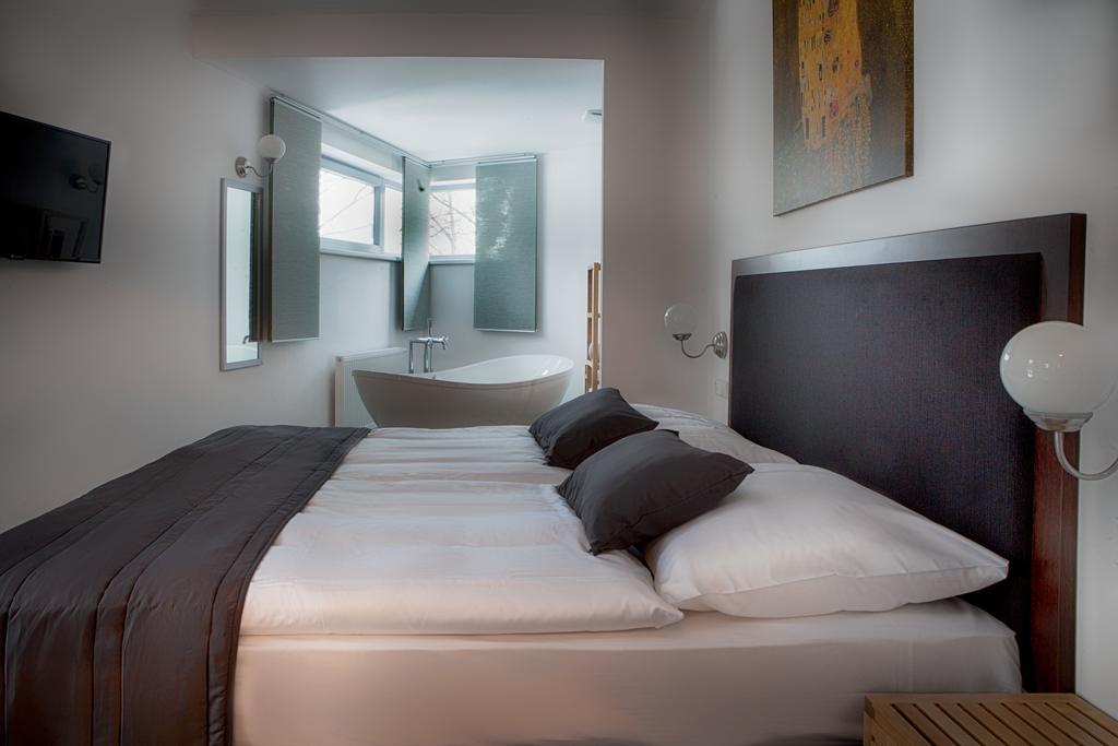 Hotel Koruna Chlumec nad Cidlinou Buitenkant foto